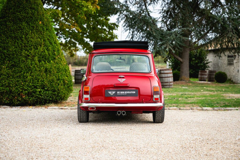mini 1.3 mpi mmr edition 47 bepoke tailor-made nightfire red 1998 classics mini my mini revolution france paris USA showroom for sale à vendre collector collection