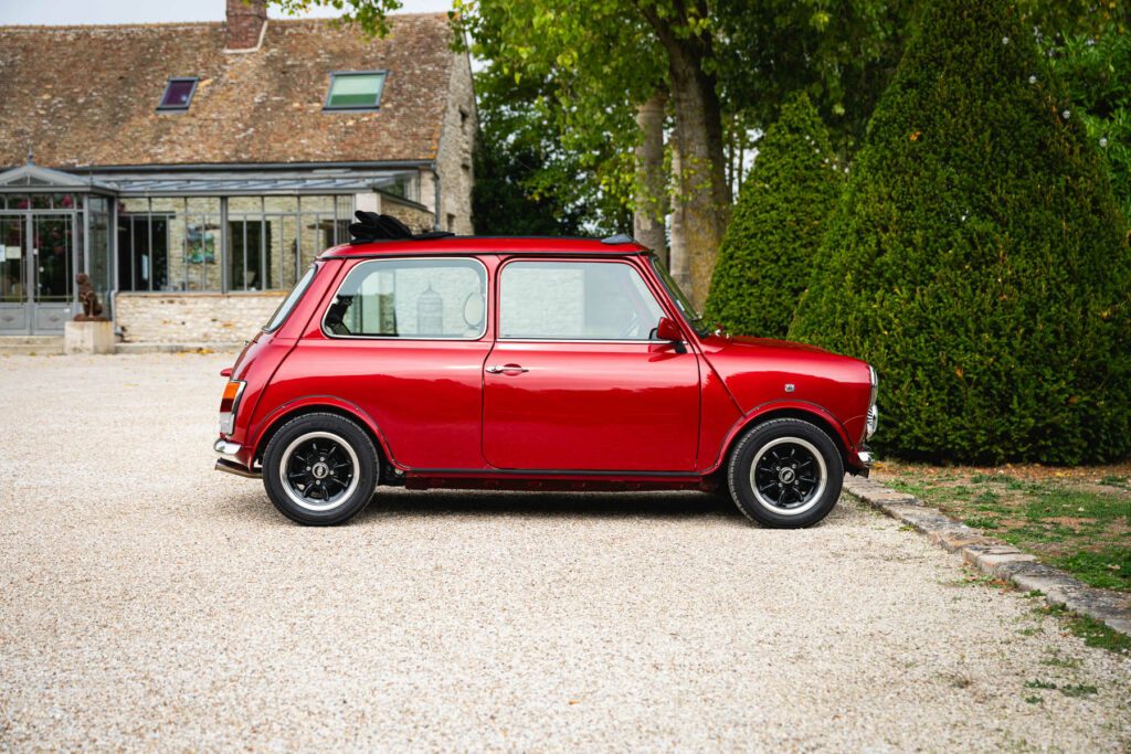 mini 1.3 mpi mmr edition 47 bepoke tailor-made nightfire red 1998 classics mini my mini revolution france paris USA showroom for sale à vendre collector collection