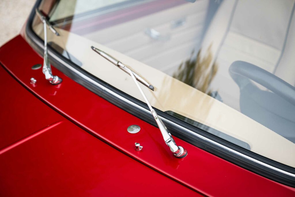 mini 1.3 mpi mmr edition 47 bepoke tailor-made nightfire red 1998 classics mini my mini revolution france paris USA showroom for sale à vendre collector collection