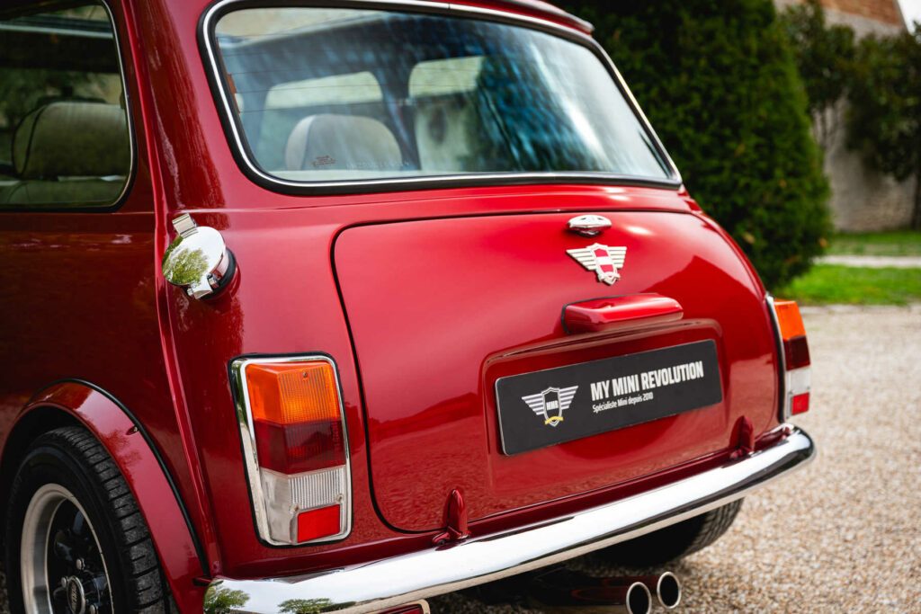 mini 1.3 mpi mmr edition 47 bepoke tailor-made nightfire red 1998 classics mini my mini revolution france paris USA showroom for sale à vendre collector collection