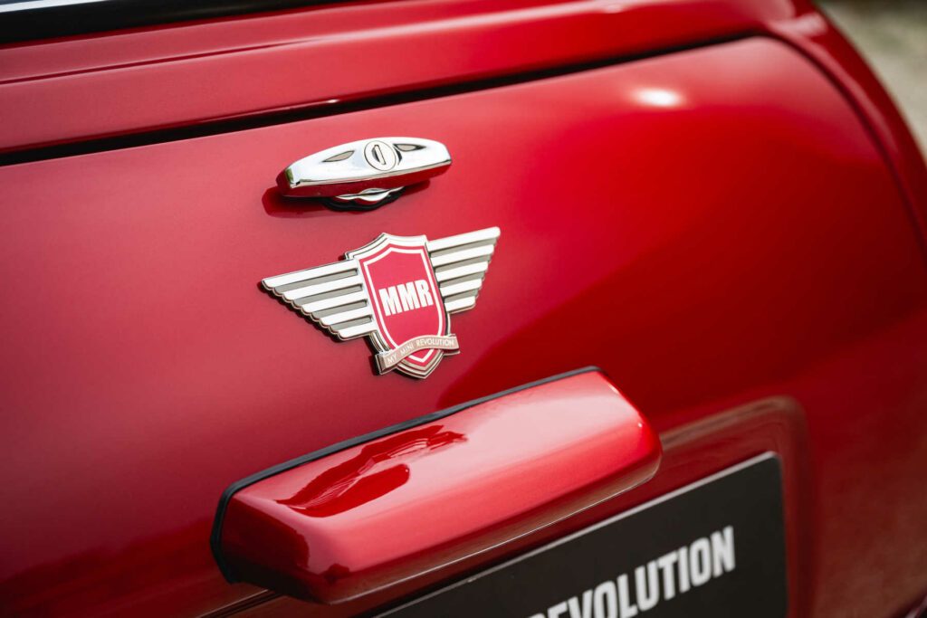 mini 1.3 mpi mmr edition 47 bepoke tailor-made nightfire red 1998 classics mini my mini revolution france paris USA showroom for sale à vendre collector collection