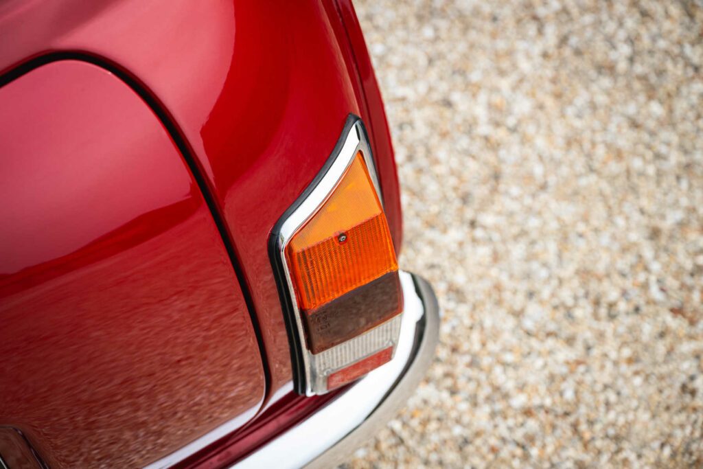 mini 1.3 mpi mmr edition 47 bepoke tailor-made nightfire red 1998 classics mini my mini revolution france paris USA showroom for sale à vendre collector collection