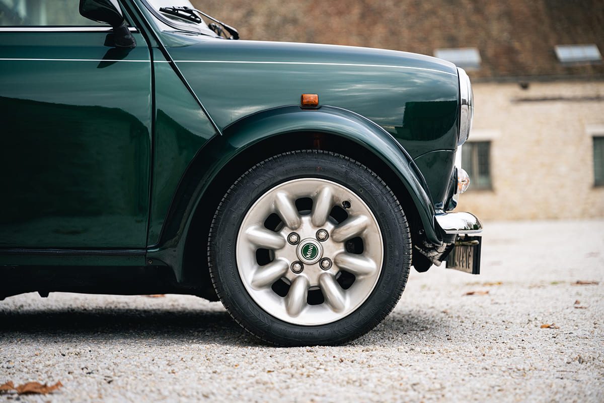 Mini 1.3 MPI Knightbridge air conditioning British Racing Green 2000 for sale used My Mini Revolution Paris