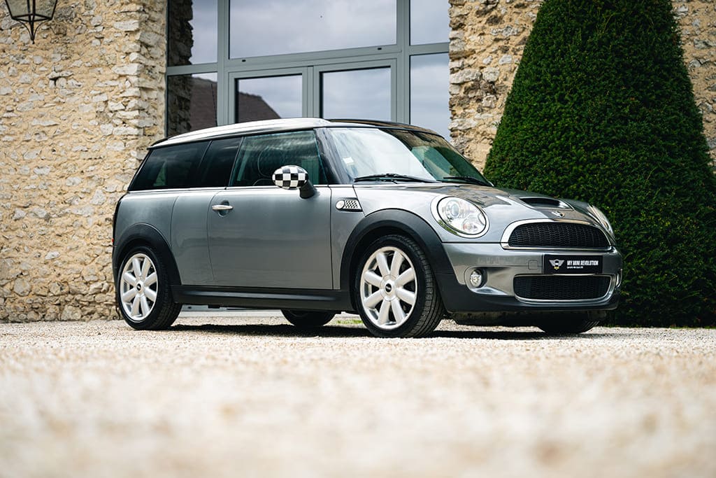 mini clubman cooper s r55 toit panoramique 175cv 2007 pure silver gris argent à vendre occasion showroom paris houdan bazainville classics mini my mini revolution