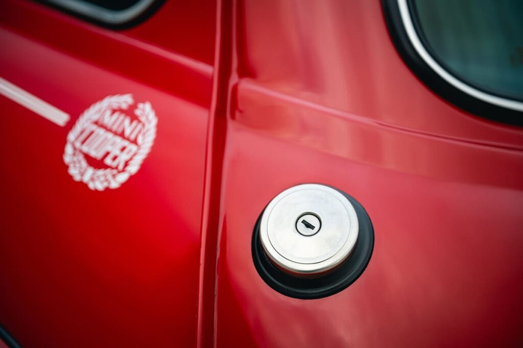 Mini Cooper 1.3 MPI jantes 12" rouge Solar Red 1996 à vendre occasion My Mini Revolution Paris