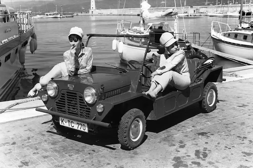 mini moke seaside beach 01