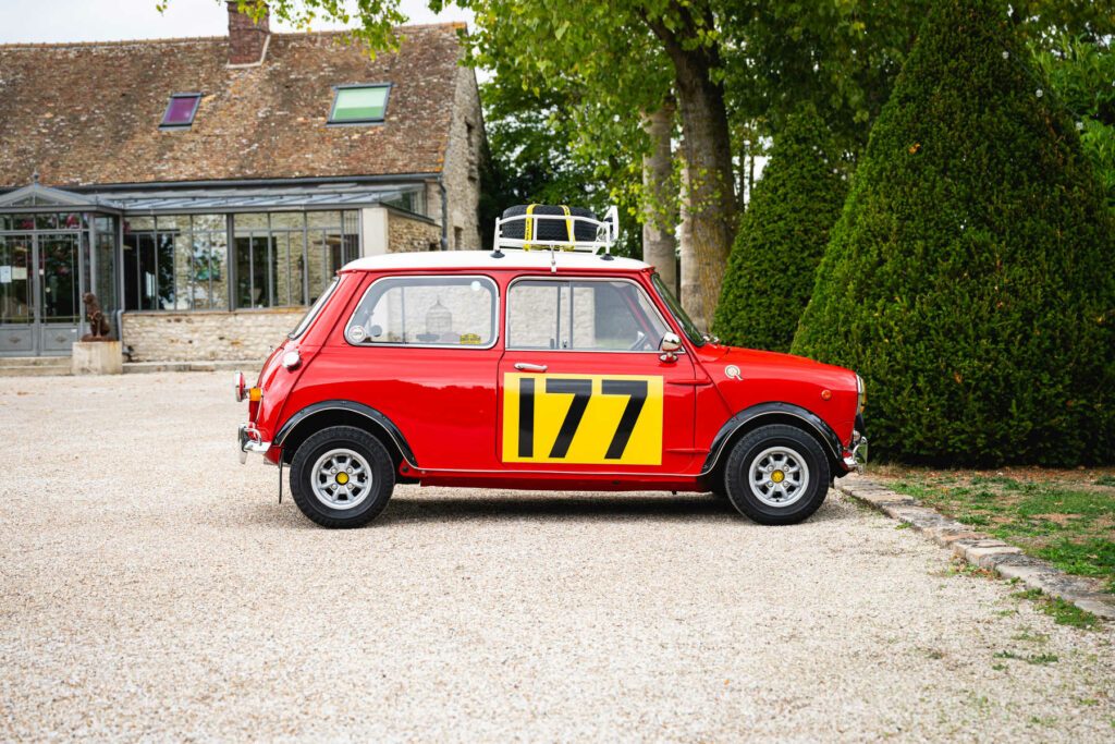 morris mini cooper mk1 works replica tartan red 1966 arrivage à vendre occasion classics mini my mini revolution paris houdan france USA New York collection collector