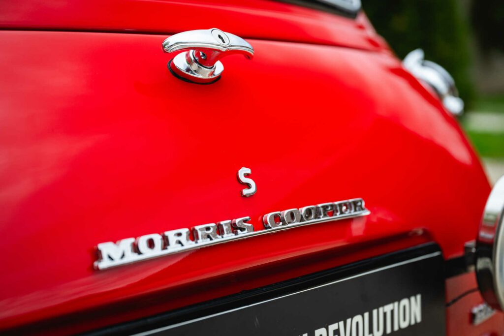 morris mini cooper mk1 works replica tartan red 1966 arrivage à vendre occasion classics mini my mini revolution paris houdan france USA New York collection collector