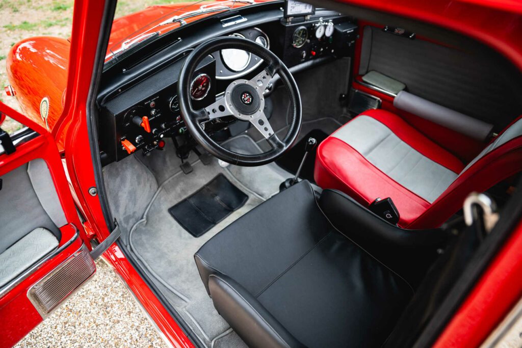 morris mini cooper mk1 works replica tartan red 1966 arrivage à vendre occasion classics mini my mini revolution paris houdan france USA New York collection collector