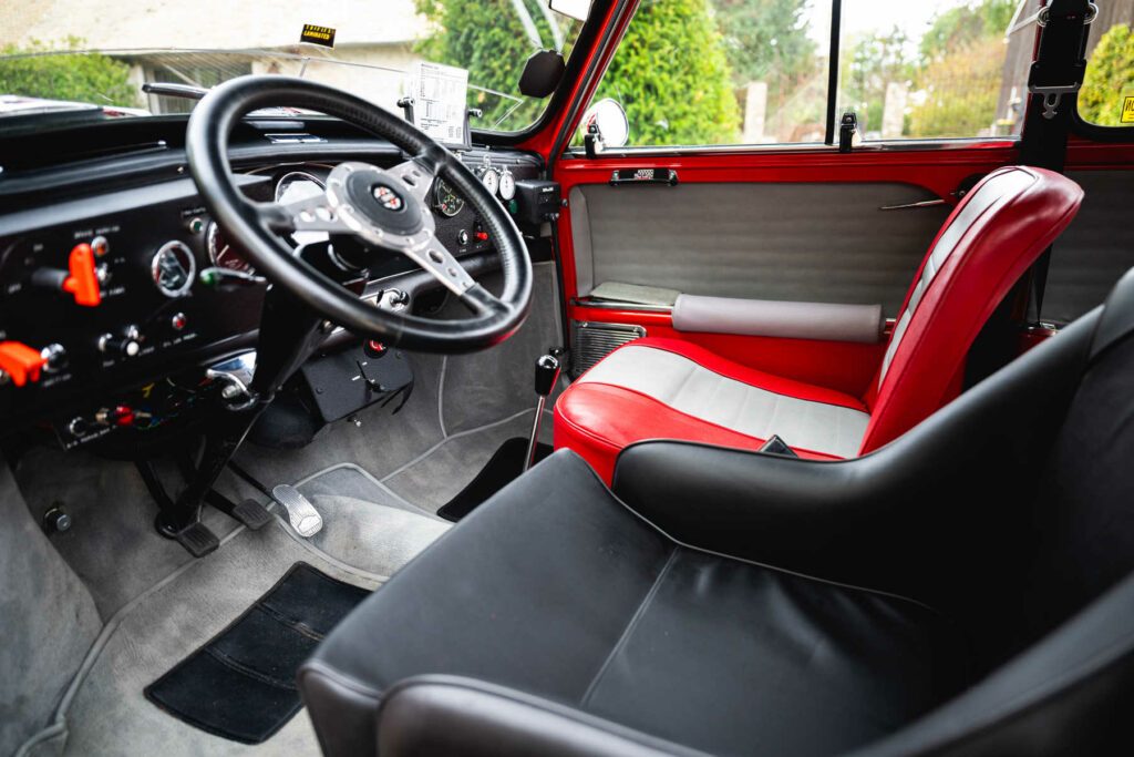 morris mini cooper mk1 works replica tartan red 1966 arrivage à vendre occasion classics mini my mini revolution paris houdan france USA New York collection collector