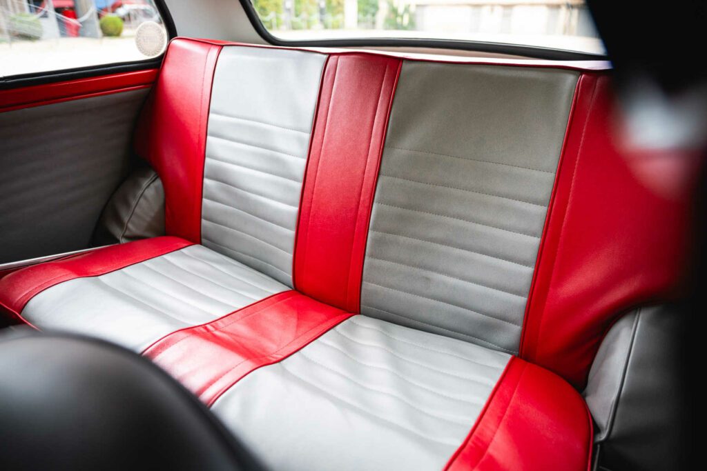 morris mini cooper mk1 works replica tartan red 1966 arrivage à vendre occasion classics mini my mini revolution paris houdan france USA New York collection collector