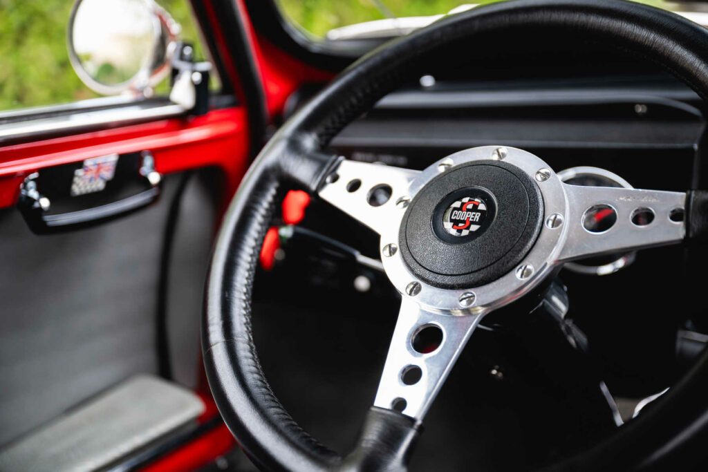 morris mini cooper mk1 works replica tartan red 1966 arrivage à vendre occasion classics mini my mini revolution paris houdan france USA New York collection collector