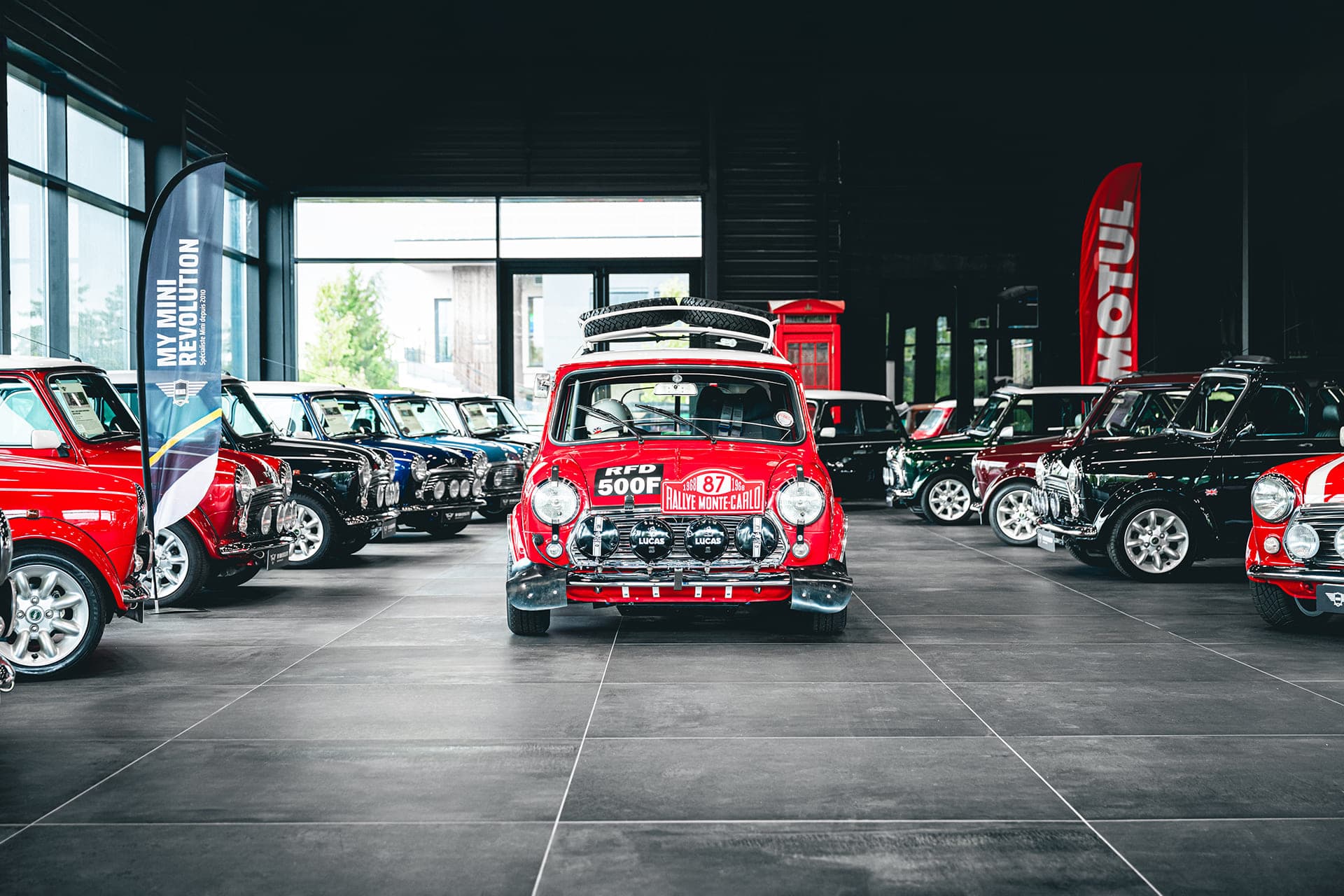 My Mini Revolution Classics Mini arrivage véhicule occasion young timer old school retro collector collection rare classic car à vendre préparation vente restauration atelier spécialiste spécialisé showroom Yvelines Bazainville Houdan Paris France Morris Austin Mini Cooper S mk2 Works Monte Carlo